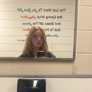 Meet your Posher, Abigail